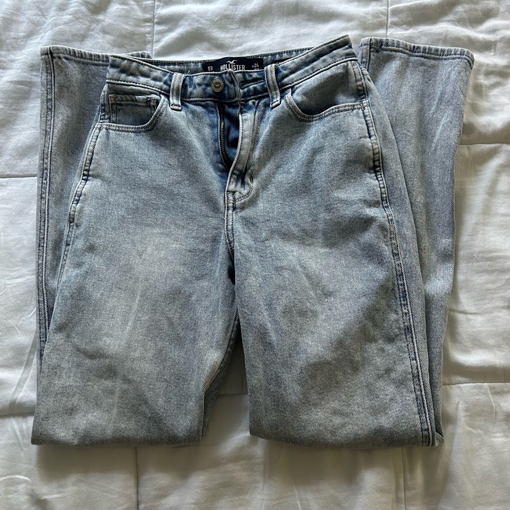 Hollister ultra-high rise mom jeans